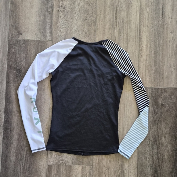 Roxy Long Sleeve Rashguard - Picture 4 of 4